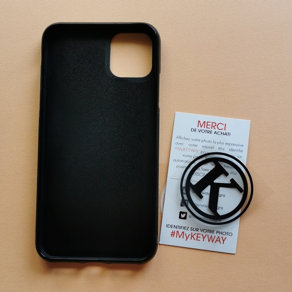 New Keyway premium wood iPhone 11 Pro Max - Picture 5 of 5